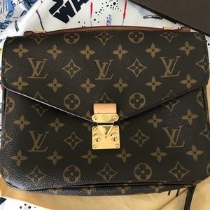 Used Louis Vuitton pochette Metis